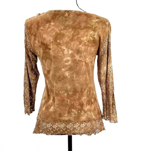 Glima Tie Dye Top Womens M Tan V-Neck Pullover Eyelet Trim Hippie‎ Boho Artsy - Picture 2 of 12